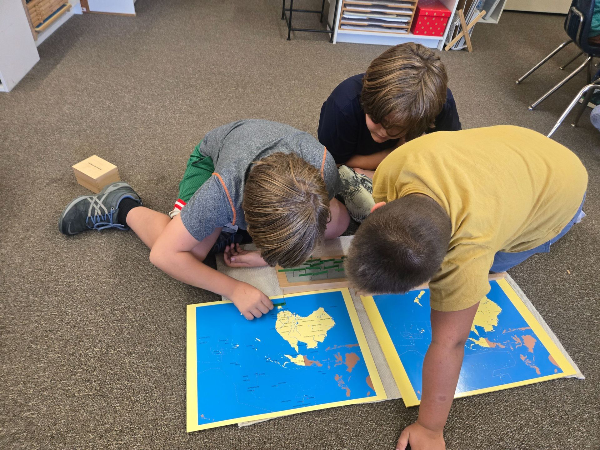 Montessori Myths: Balancing Teacher Guidance & Exploration