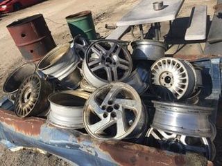 Metal gears —  Salvage Car in Alton,IL