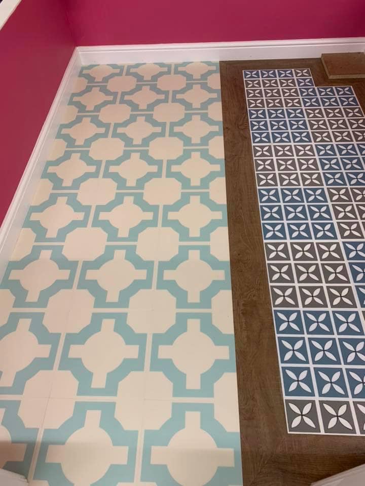 Floor tile