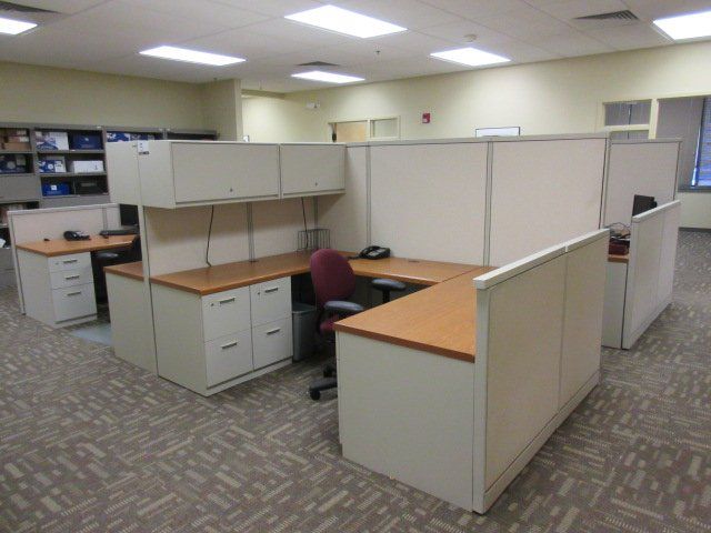Refurbished Office Cubicle — Office White Cubicle in Fort Wayne, IN