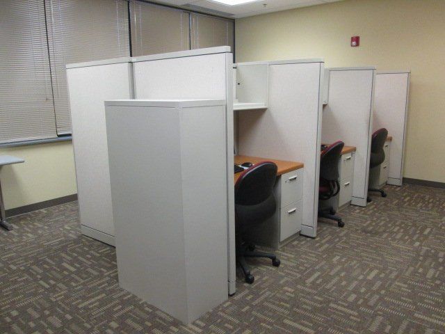 Refurbished Desks Cubicle — White Cubicle in a Row in Fort Wayne, IN