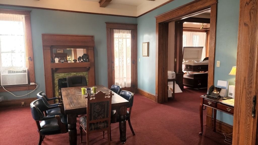 Pecos Funeral Home - Planning room