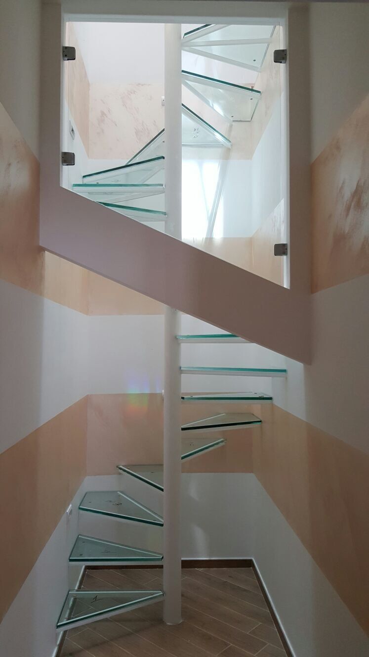 scale a chiocciola in vetro