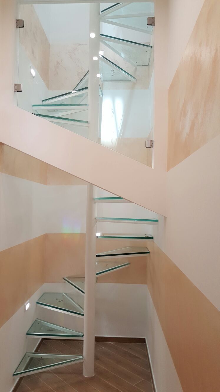 scale interne in vetro