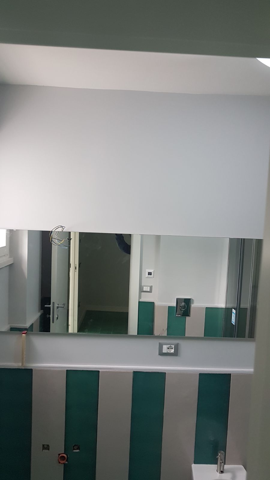 ampio specchio da bagno