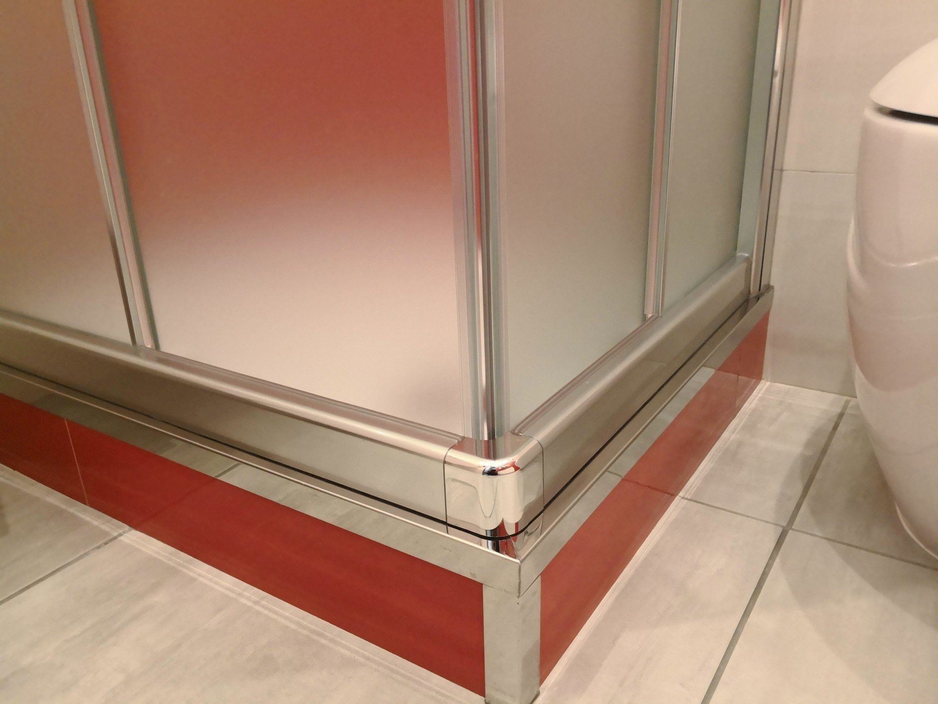 box doccia in vetro opaco e alluminio