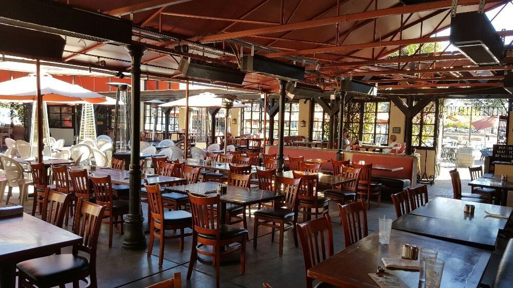 Downtown Cafe. El Cajon. extensive menu, full bar, craft beer, live music.