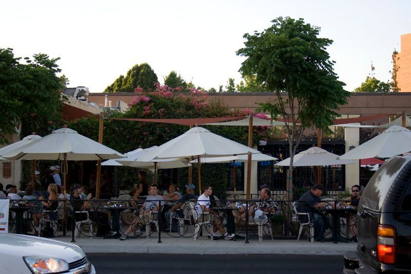 Downtown Cafe. El Cajon. extensive menu, full bar, craft beer, live music.