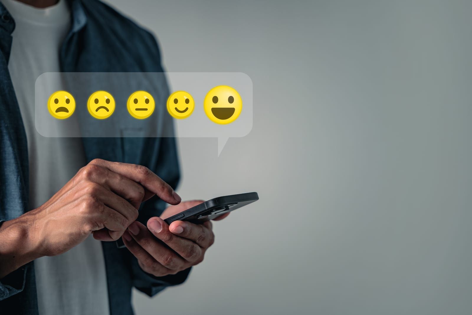 respond to patient reviews without violating HIPAA