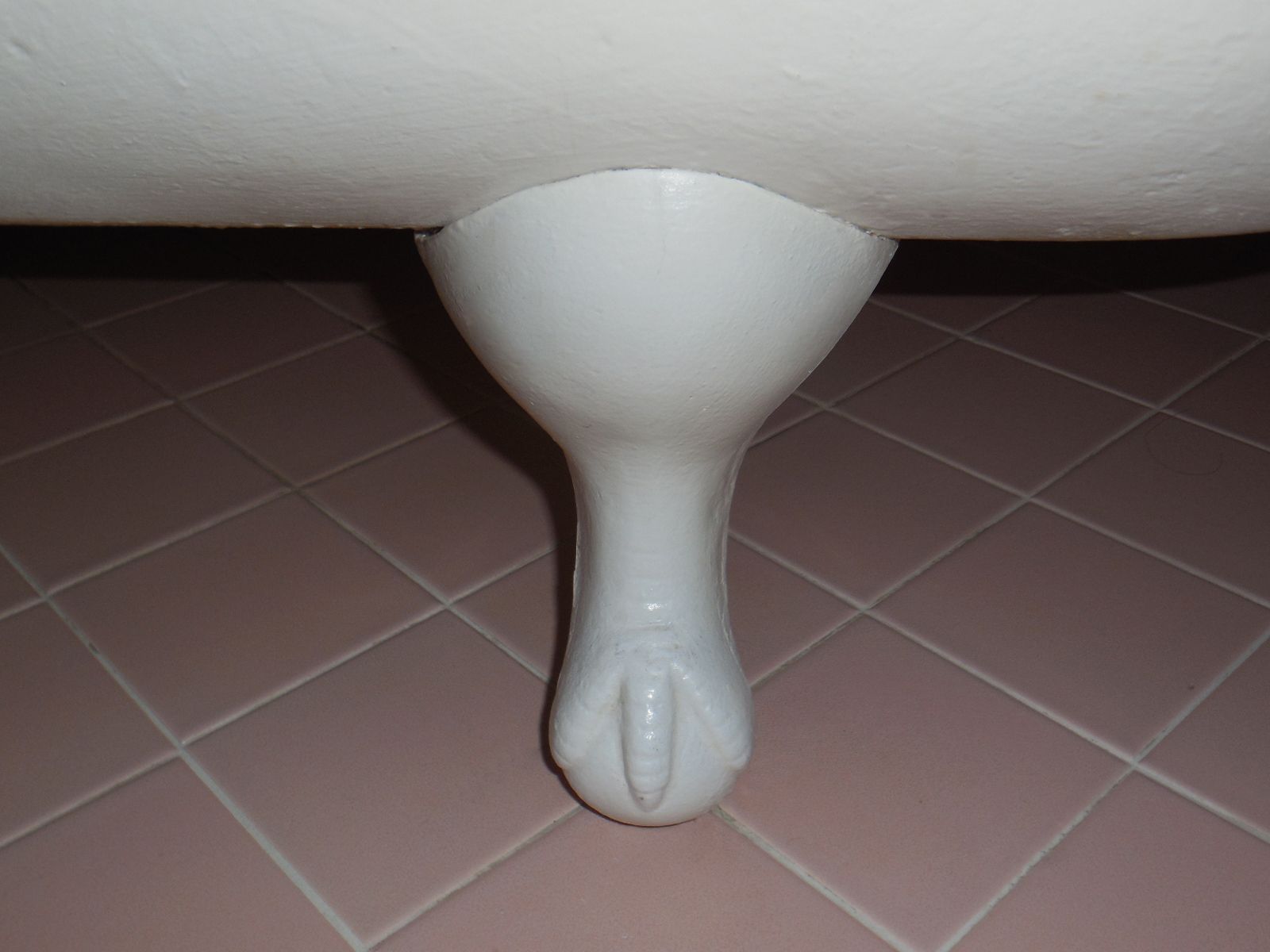 White Claw Foot Bathtub Design — Oakland, CA — Gaslight Interiors