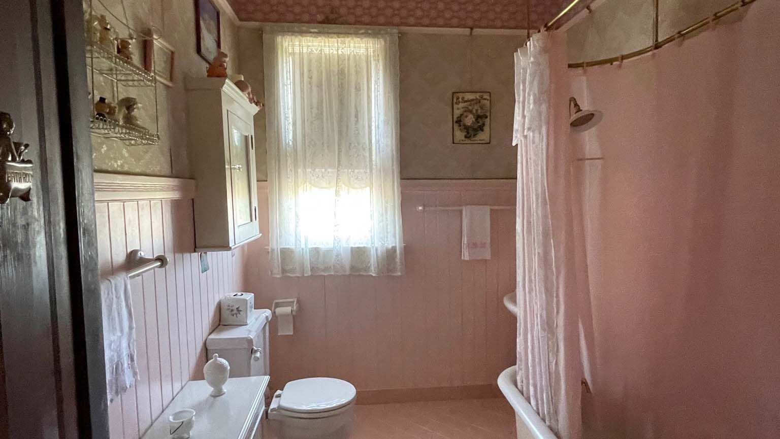 Main Bathroom — Oakland, CA — Gaslight Interiors