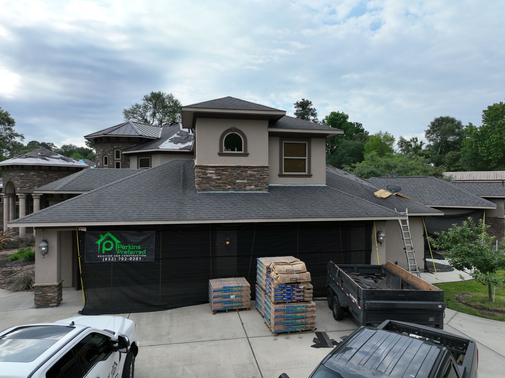 roofing contractor in the woodlands, TX