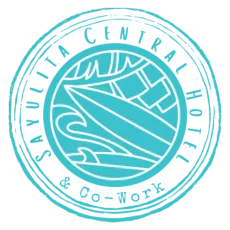 Logotipo para Sayulita Central Hotel & Co-Work: Diseño circular turquesa con tabla de surf, olas y nombre del hotel.