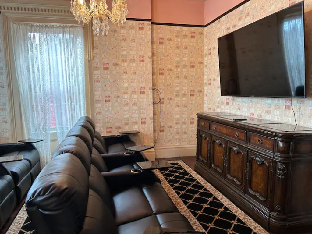 tv with recliners