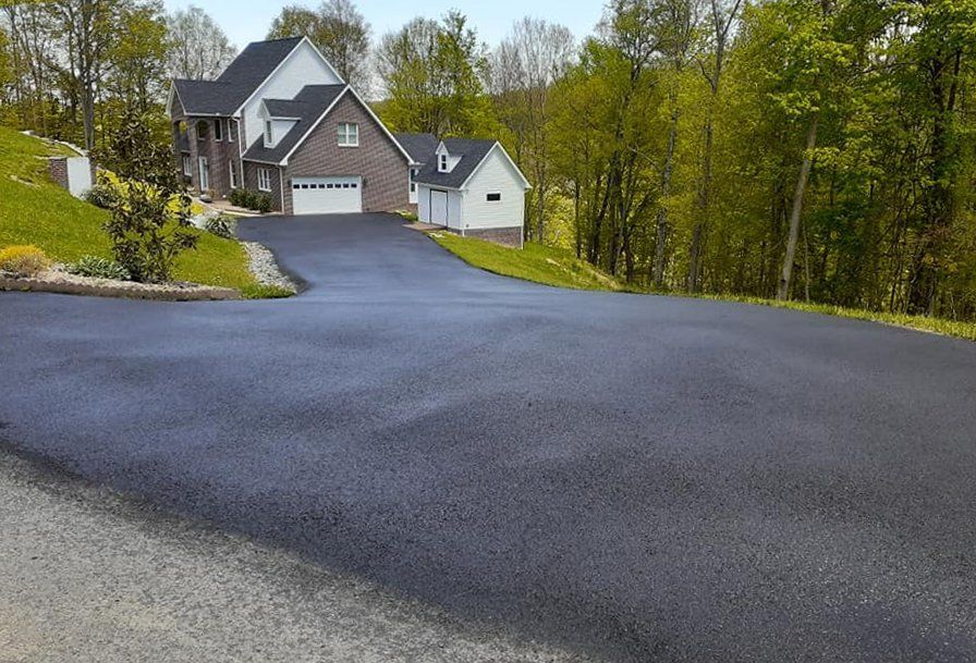 residential asphalt sealcoating, road sealcoating,  long drivway sealcoating, sealcoating company near memilan pa