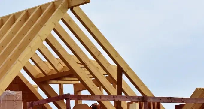 montar estructura de madera para un tejado nuevo en Quintanar de la Orden, Toledo