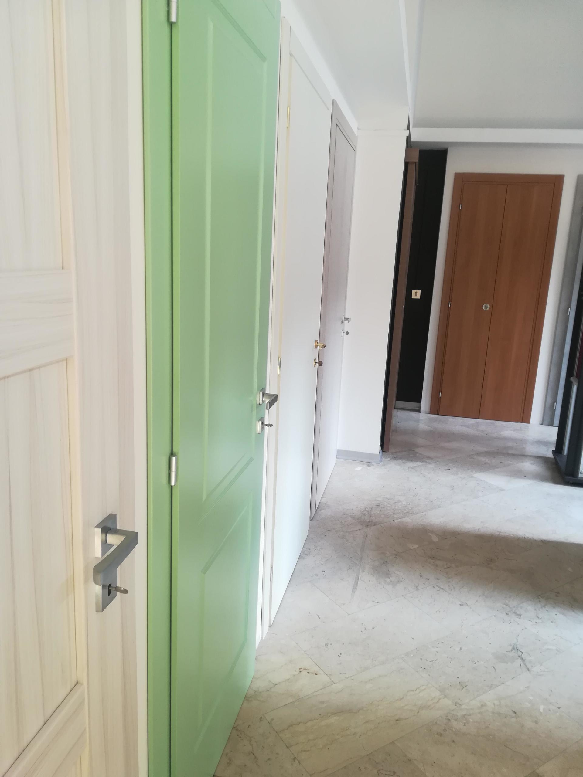 porte interne di vari colori