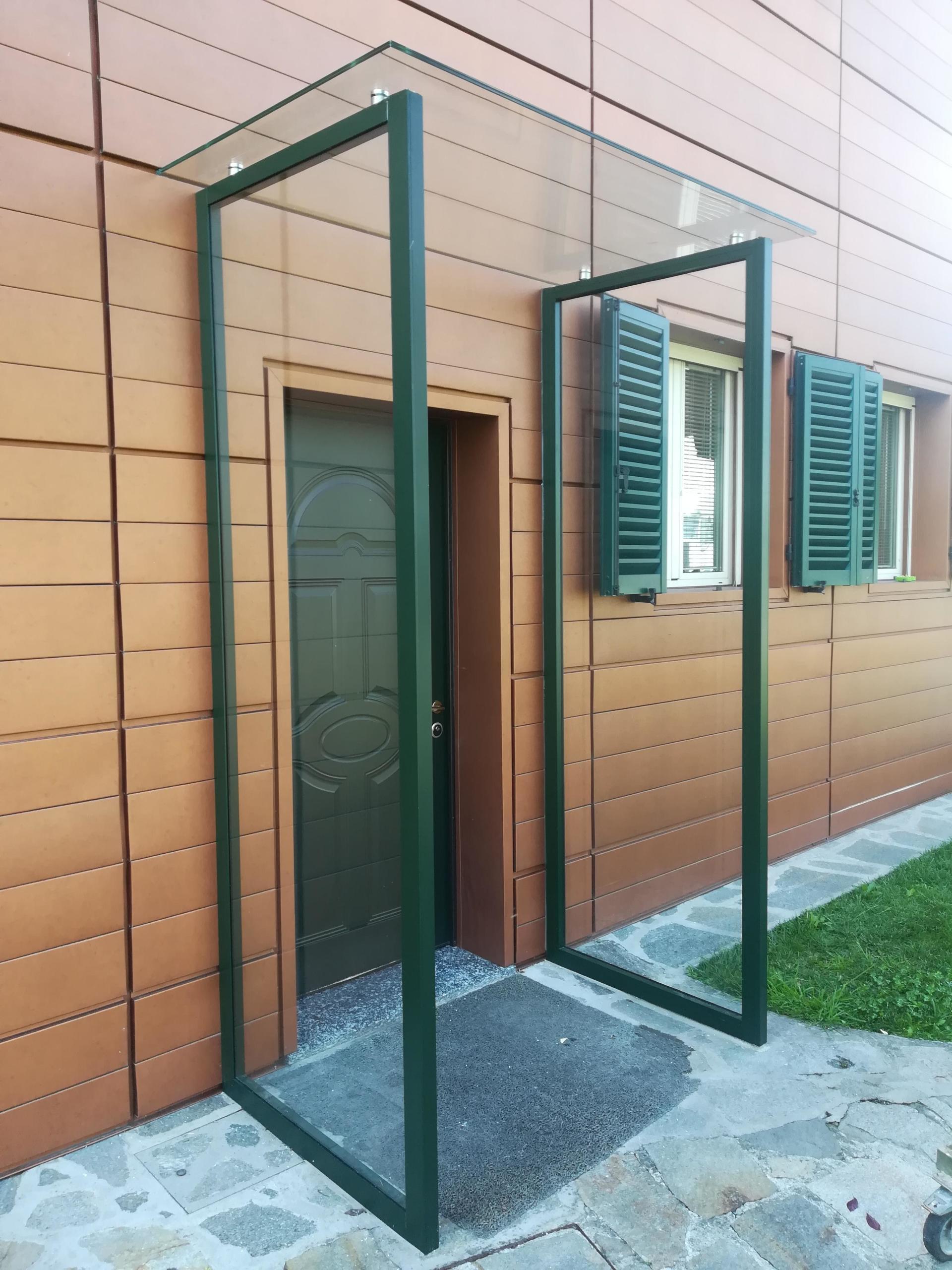 porte moderna con antipioggia