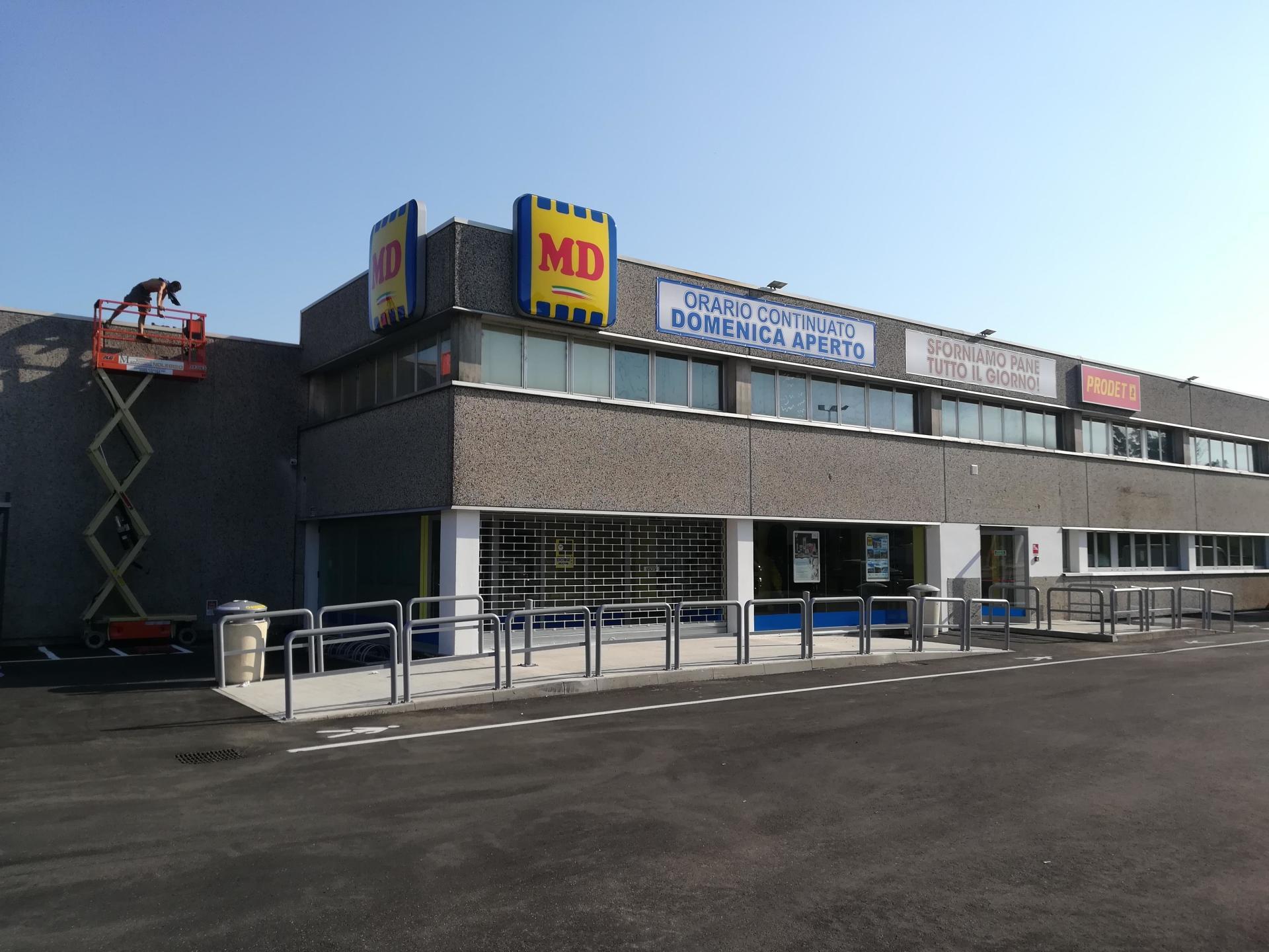 rimghiere ingresso supermercato