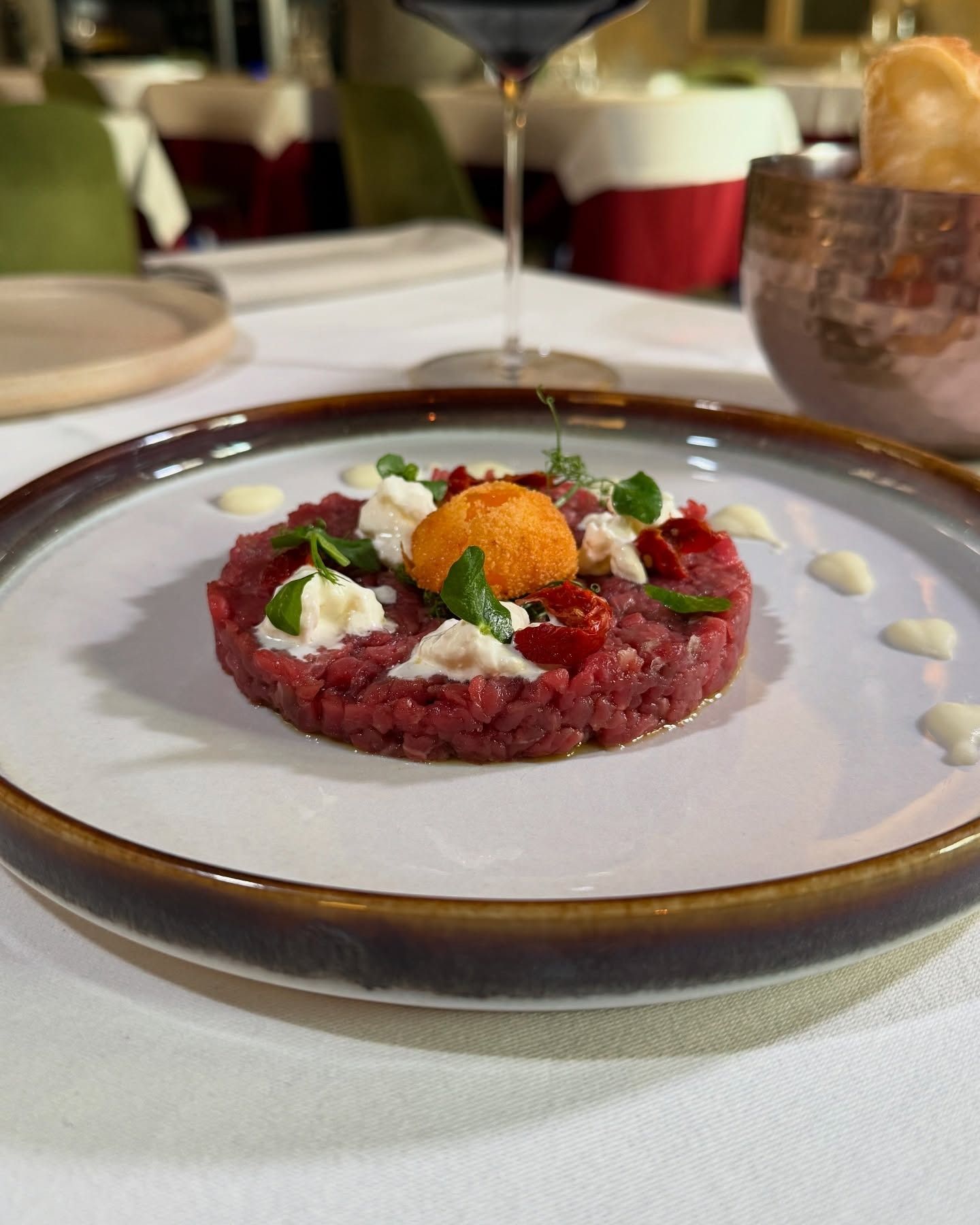 Tartare di manzo con Burrata e Tartufo fresco 