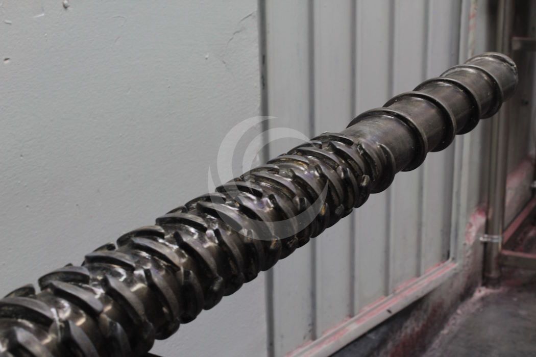 Solución a defectos por contaminación en la inyección de tapas blancas de polipropileno
