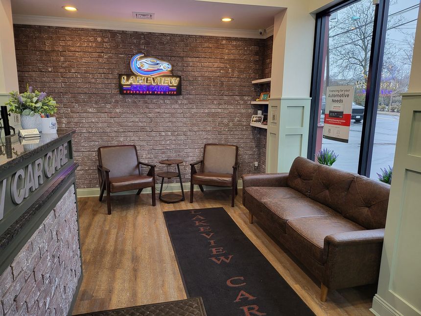 Waiting Area - Lakeview Car Care image 3