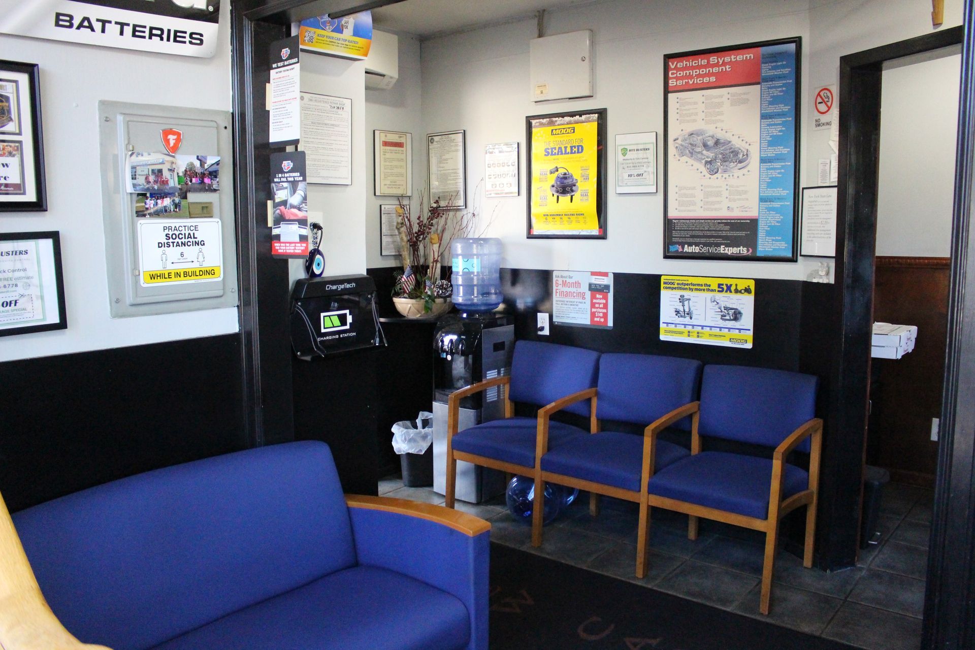 Waiting Area of Lakeview Car Care in Ronkonkoma, NY