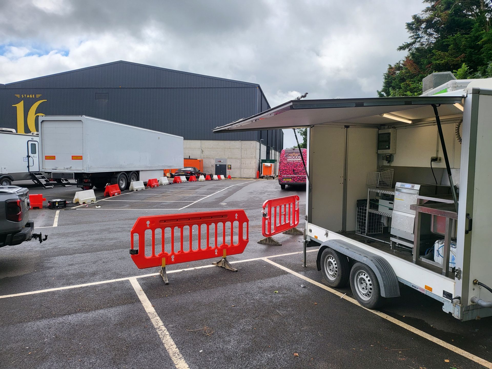 Dishwashing trailer Shenfield studios