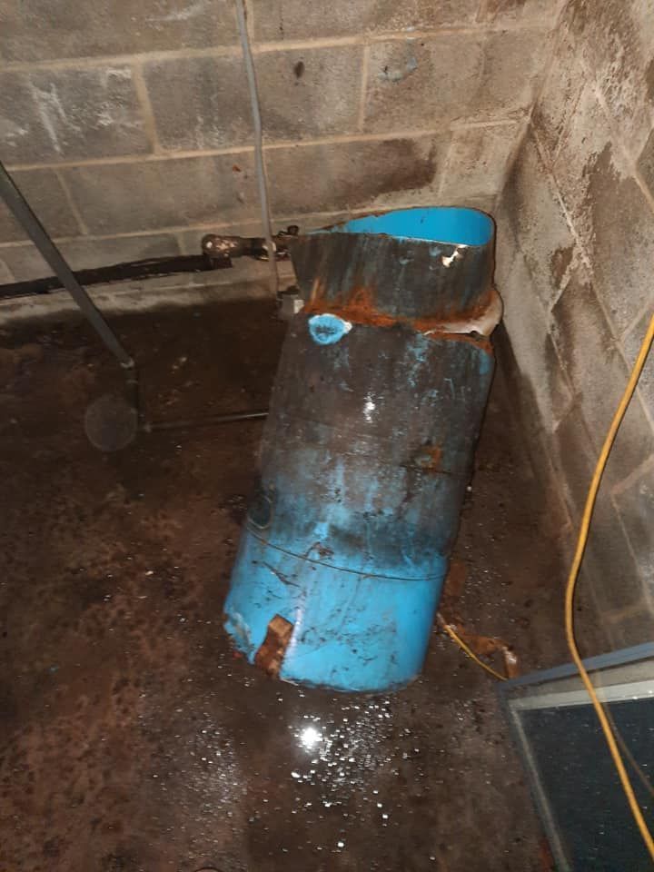 That's the first pressure tank I ever saw blow up and flip over. Got it fixed on a Sunday for the people.