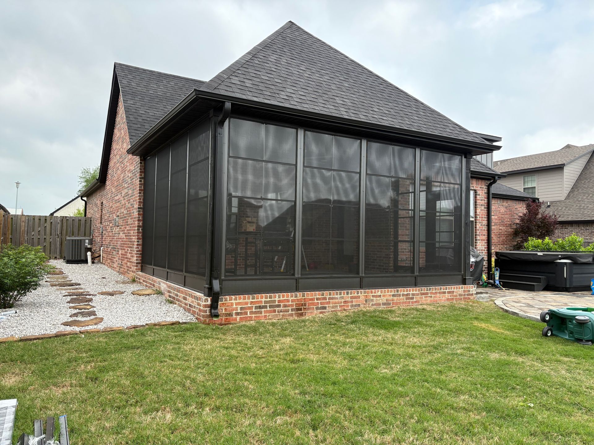 High Screen Wall — Springdale, AR — Backyard Designs Inc.