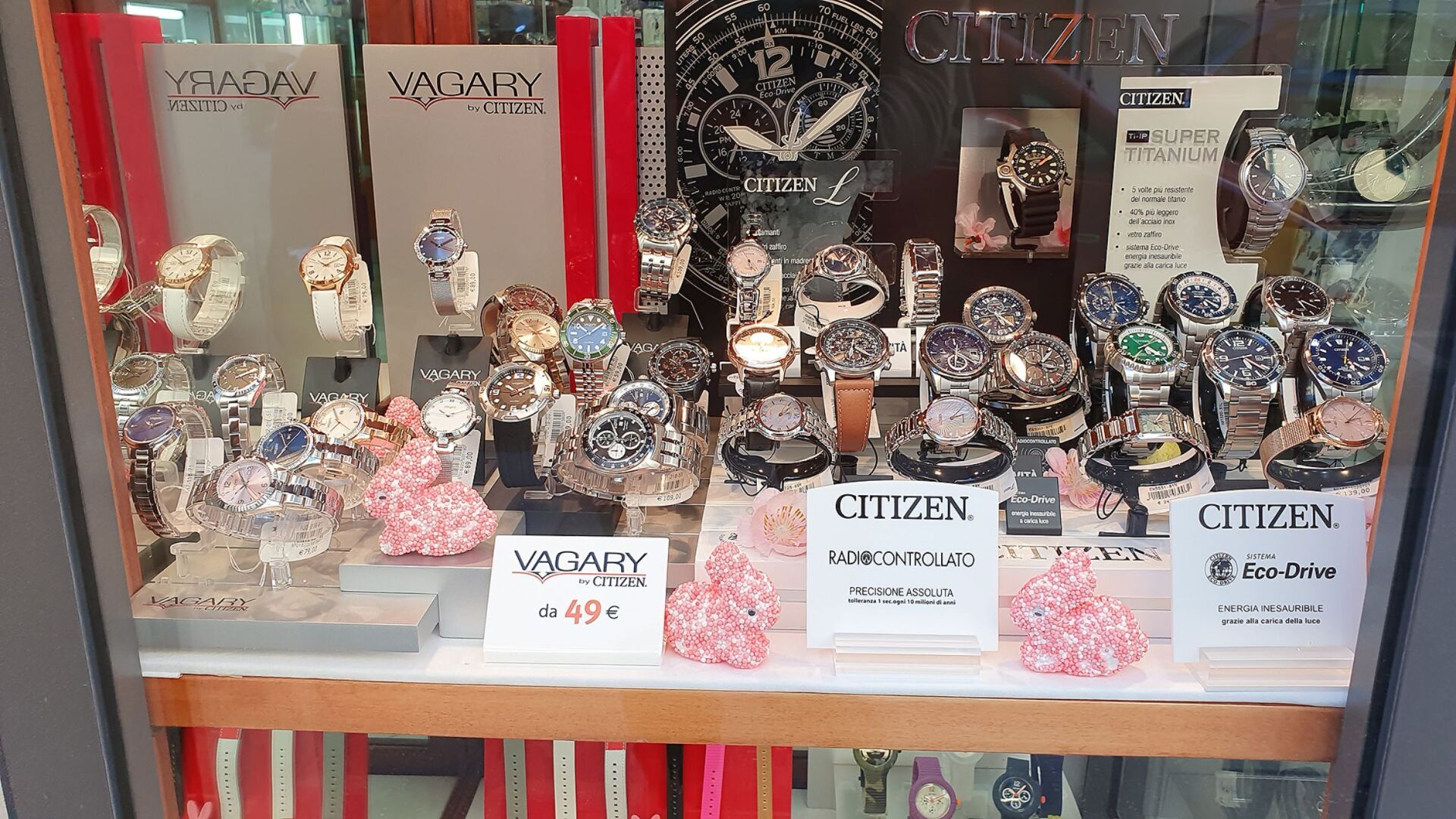 orologi in vetrina a Livorno