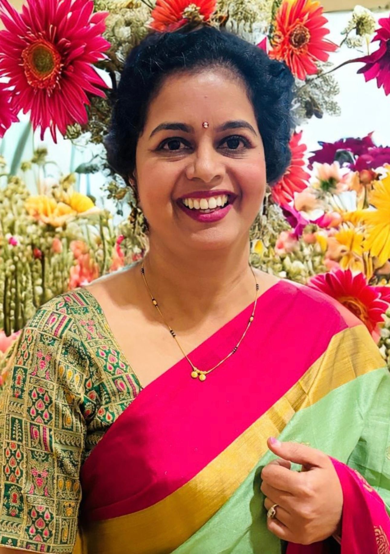 Mala Vivek is an accomplished Indian classical dancer, expertly trained in Bharatanatyam, Mohiniattam, and Kathakali. With over 12 years of rigorous training in Mumbai, India, she has performed extensively on numerous prestigious platforms, captivating audiences with her grace, discipline, and deep-rooted understanding of the art.