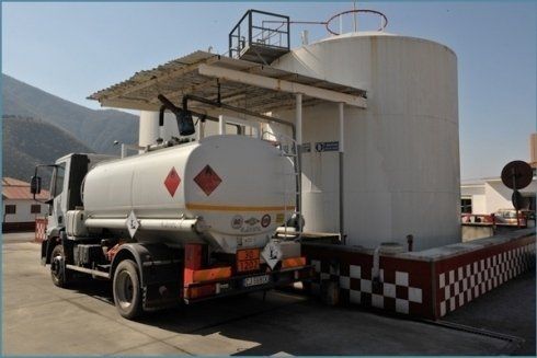 rifornimento camion carburante