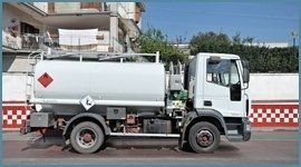 camion carburante durante un trasporto