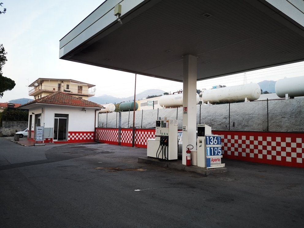 pompa di benzina