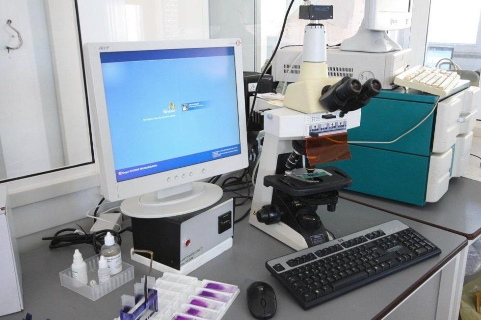 Computer nel laboratorio San Luca Diagnostica