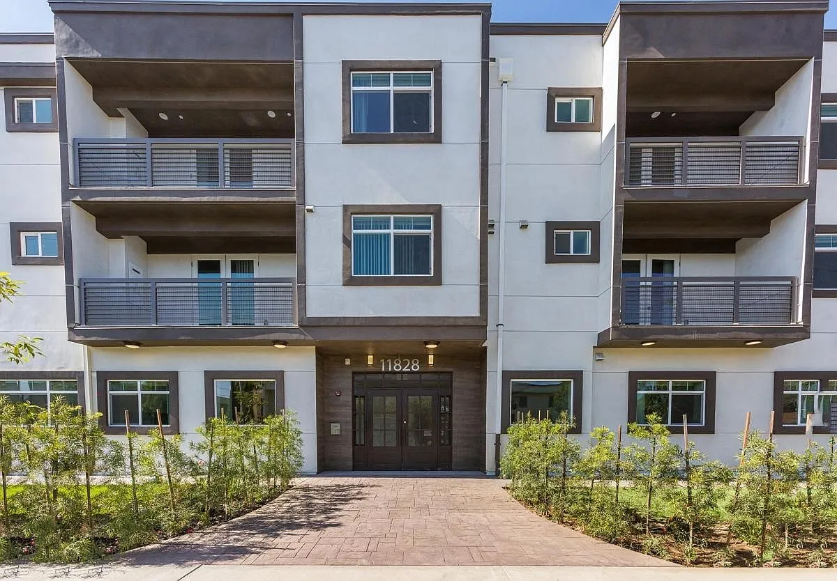 exterior of building 11828 Runnymede 