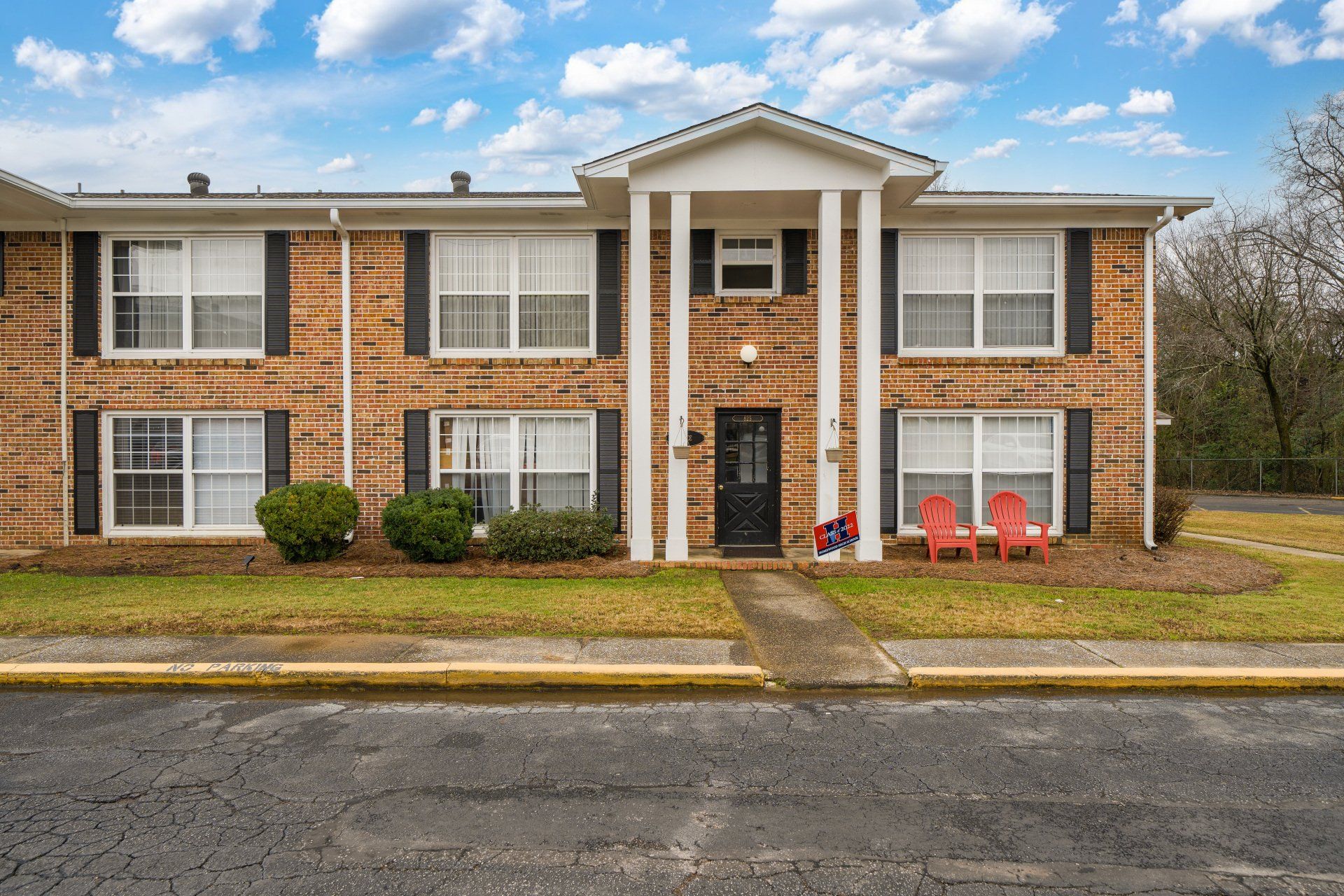 Luxury-style Apartments Near Birmingham, AL at Lotus Homewood