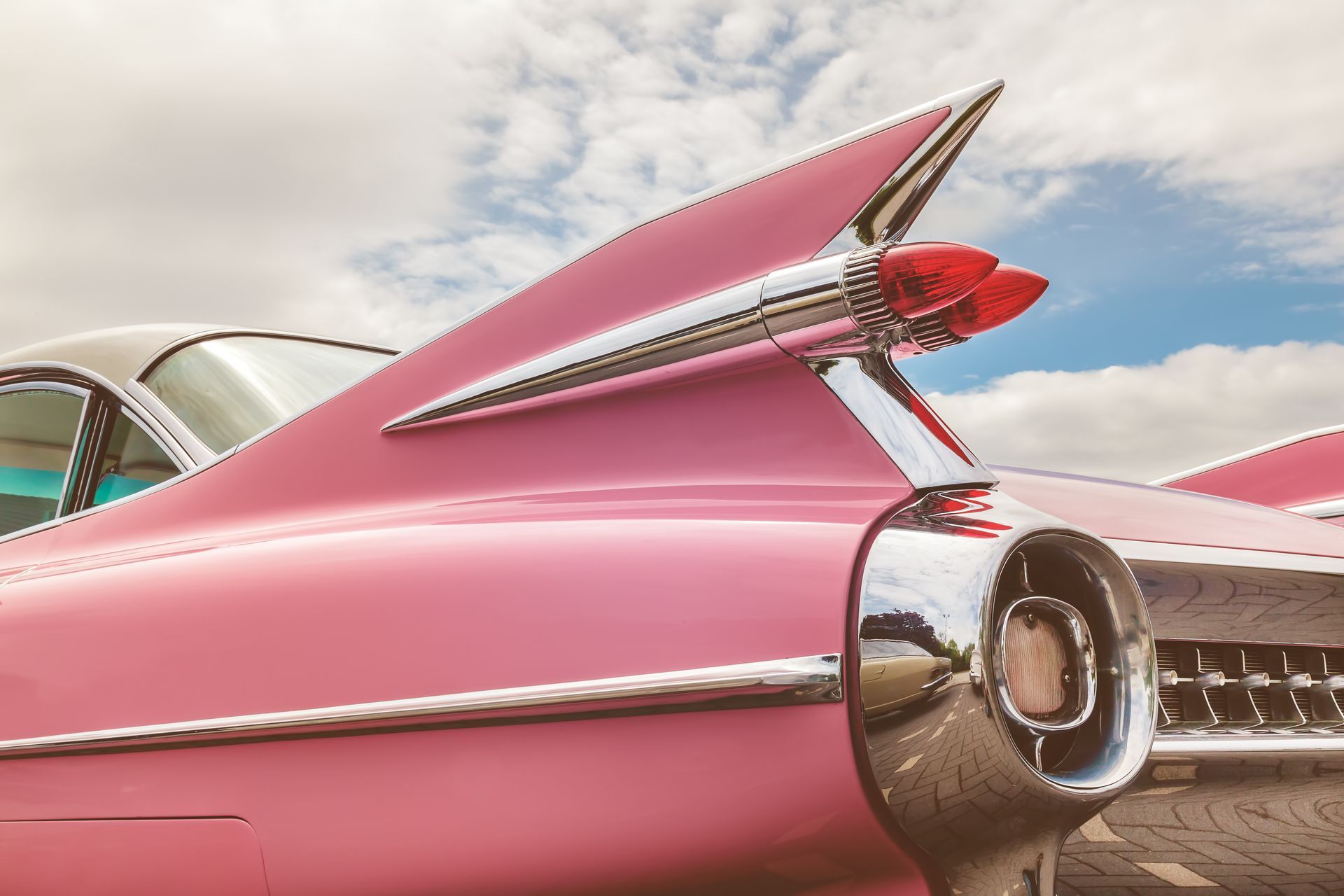pink-vintage-car