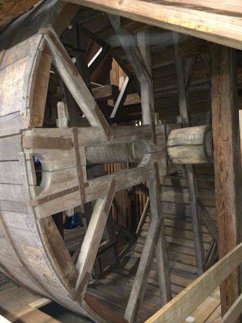 Treadwheel Crane  at the Hofkirche, Luzern