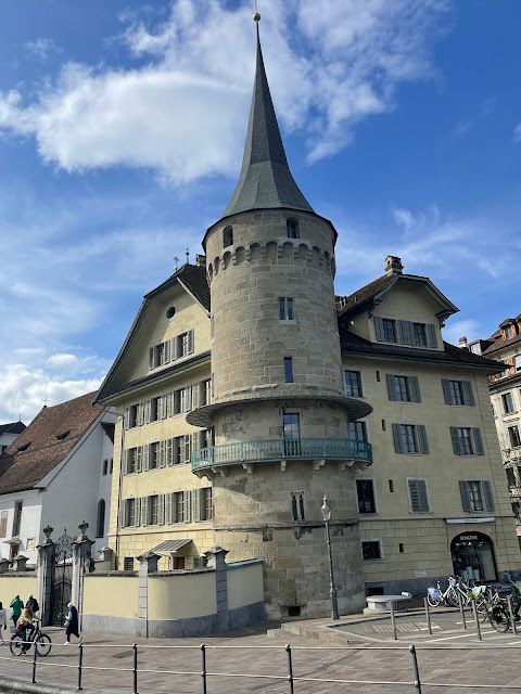 Zur Gilgen House and Tower