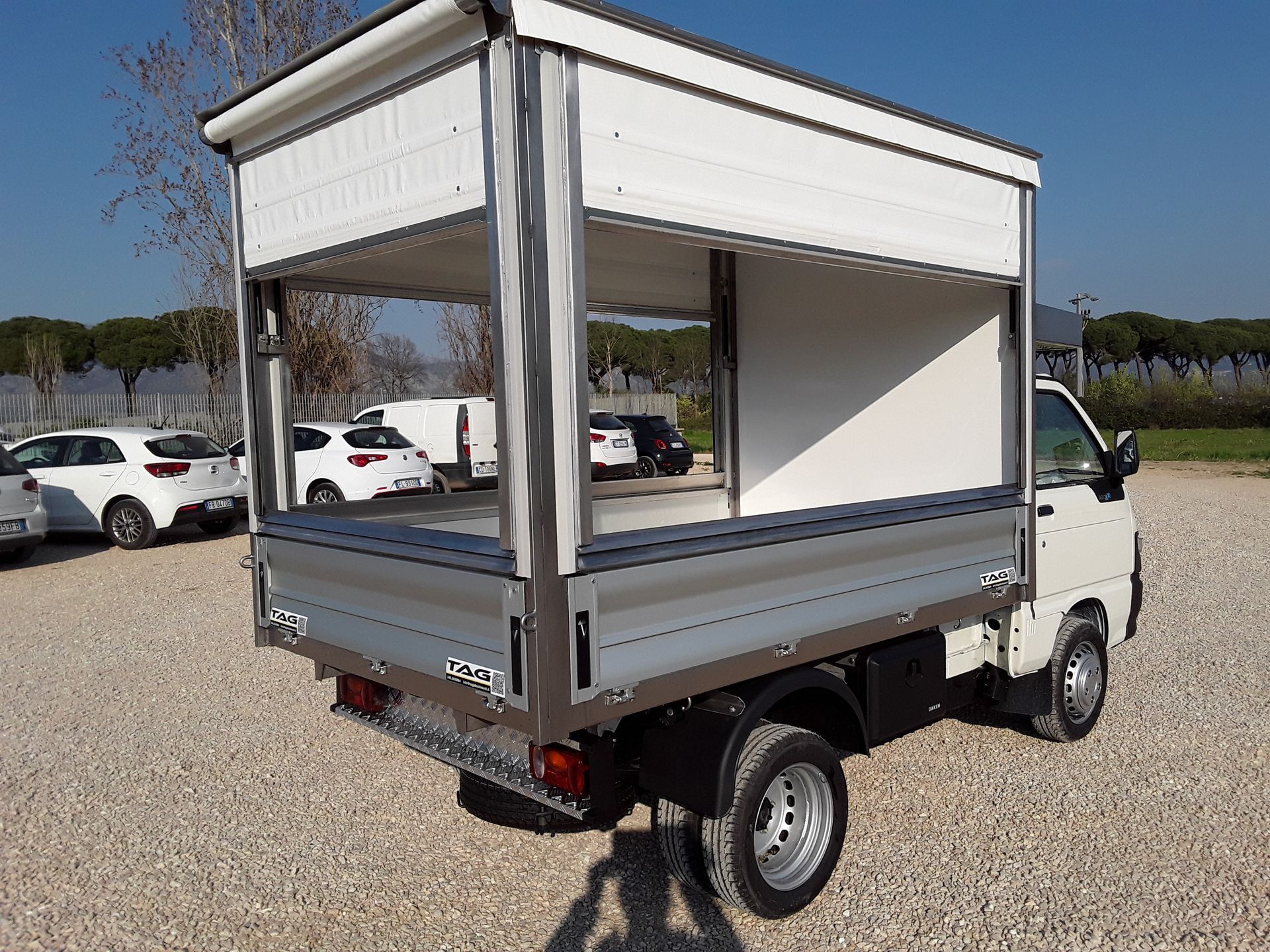 allestimento veicoli negozi ambulanti