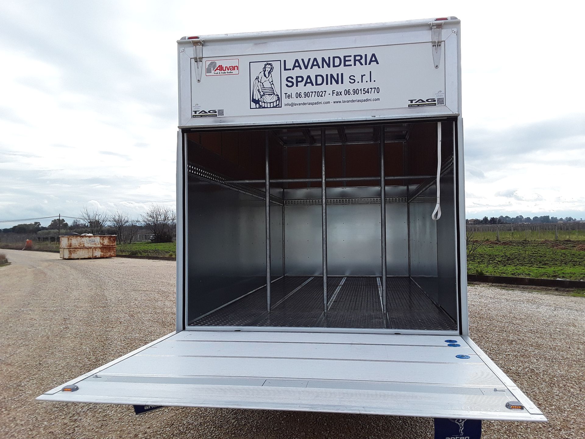 furgone con sponda idraulica