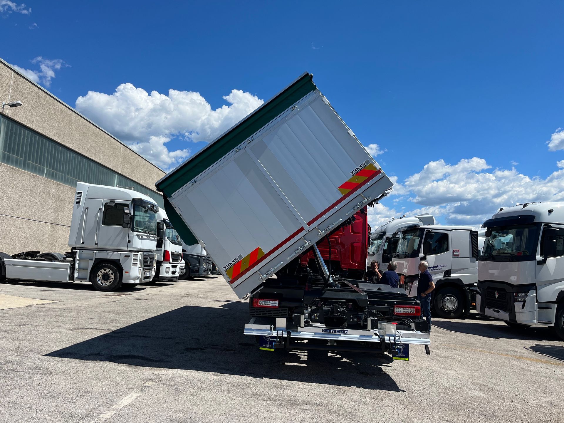 veicolo ribaltabile con centina