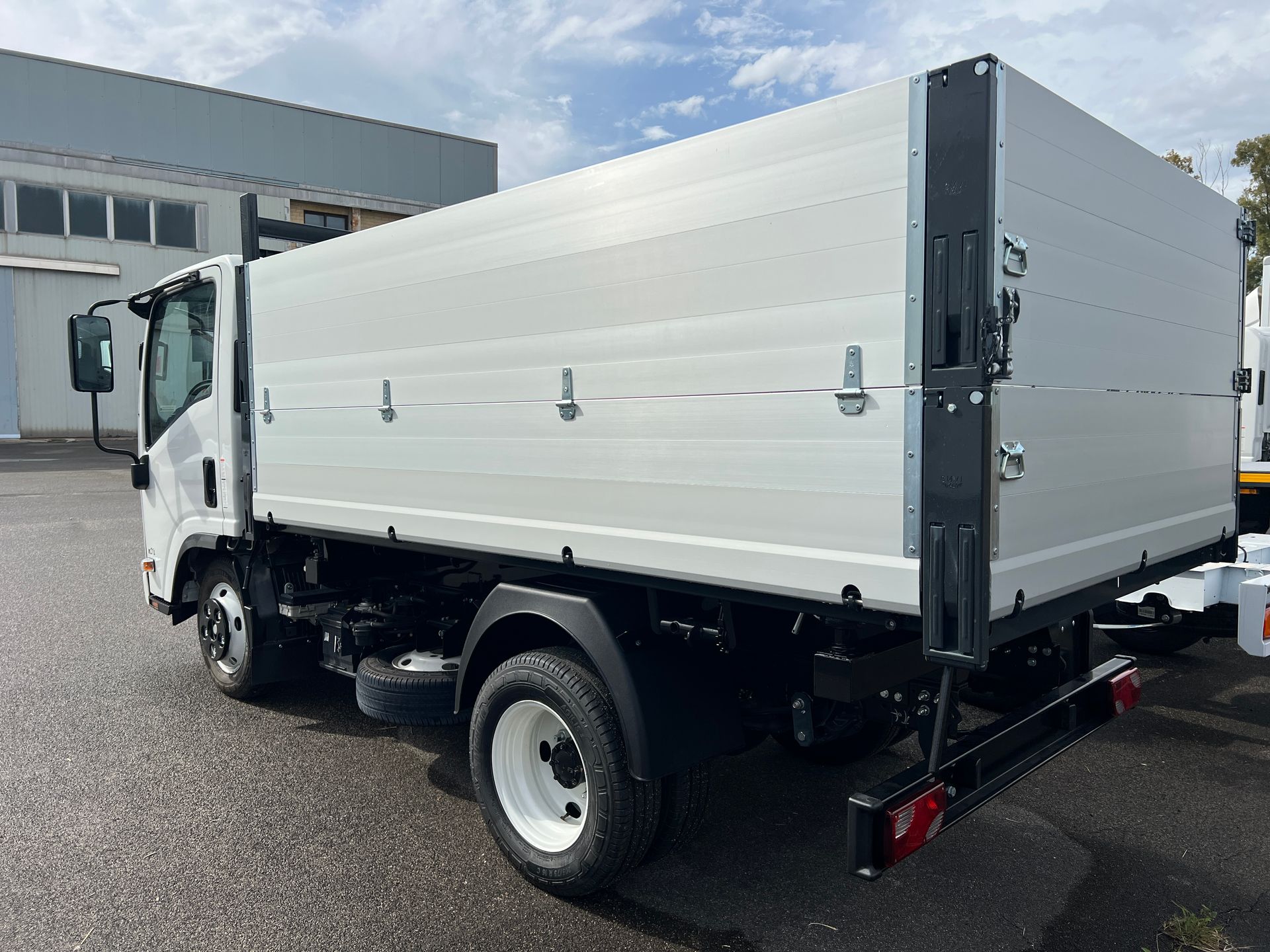 cassone ribaltabile con sovrasponda