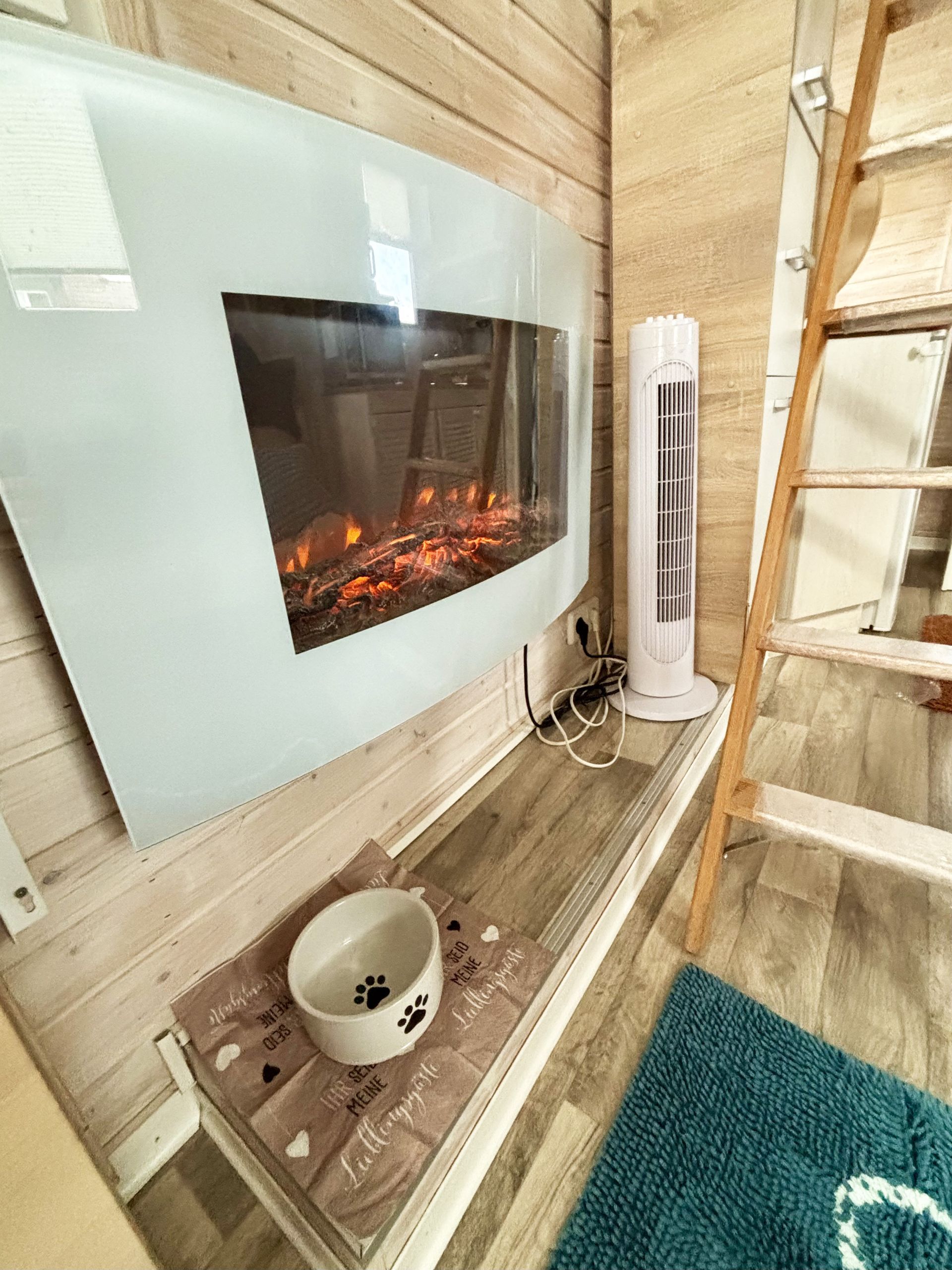 Tinyhouse Bamberg, Ausstattung mit Kamin für kühle Nächte TINYHOUSE EMMA 