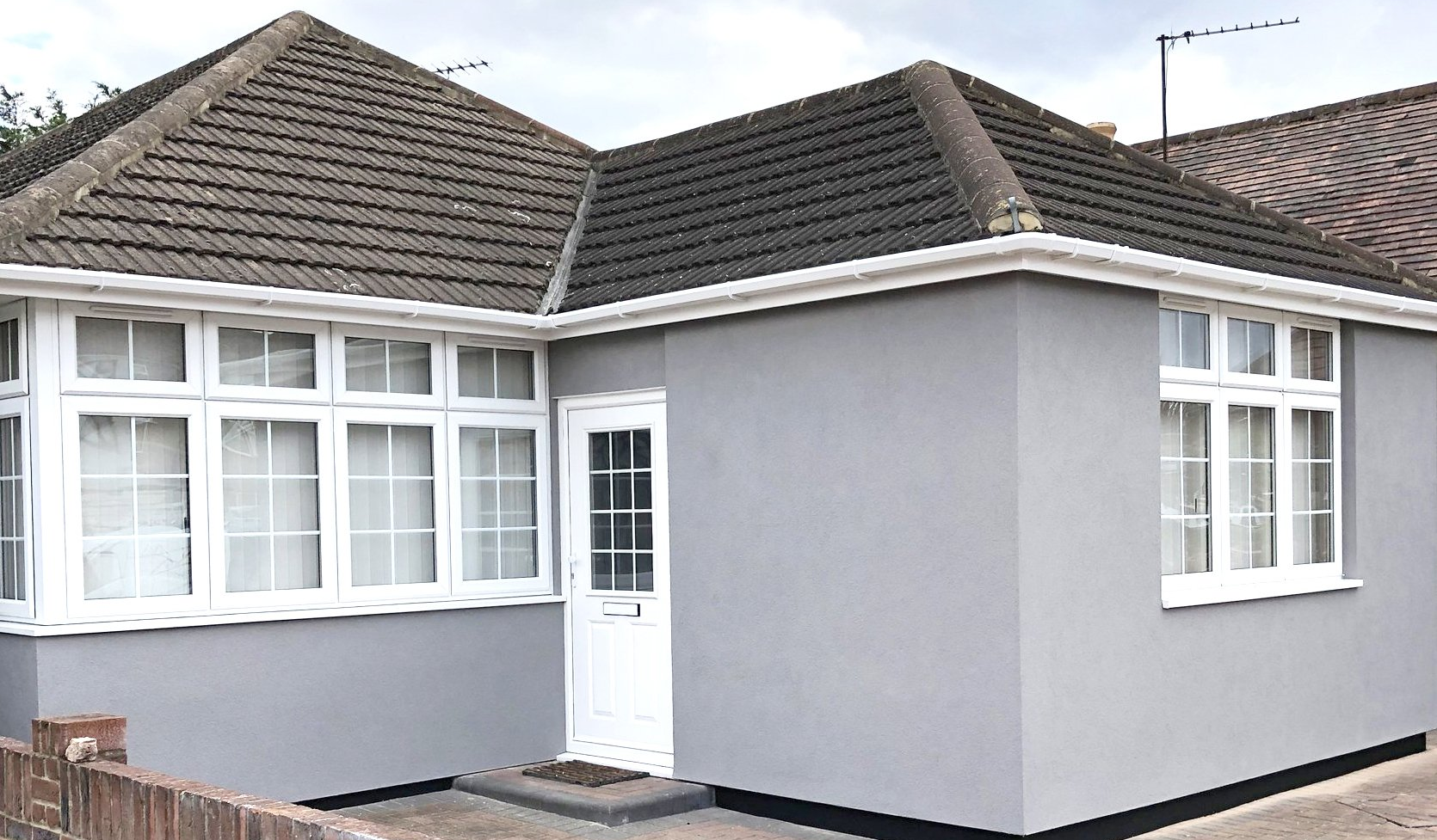 grey external wall insulation by Quality Render Specialists