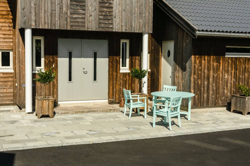 Steinlagt uteområde