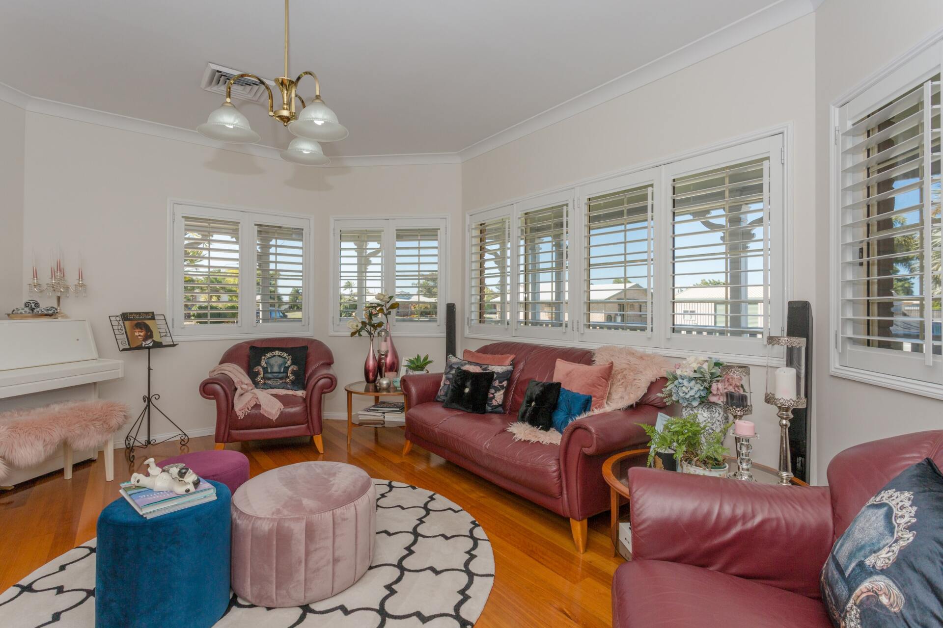 internal aluminium blinds in living room 1