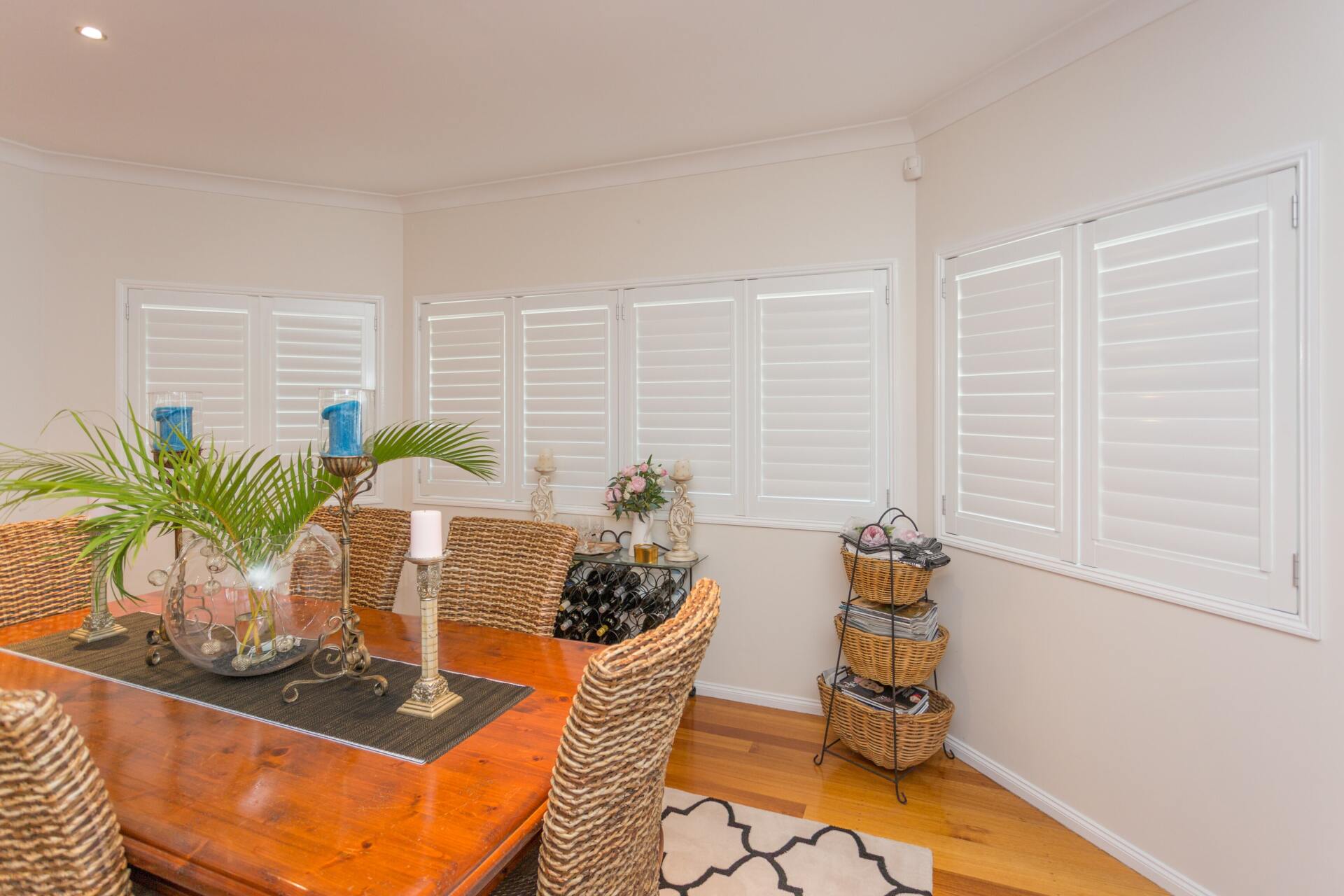 internal aluminium blinds in dining room 5